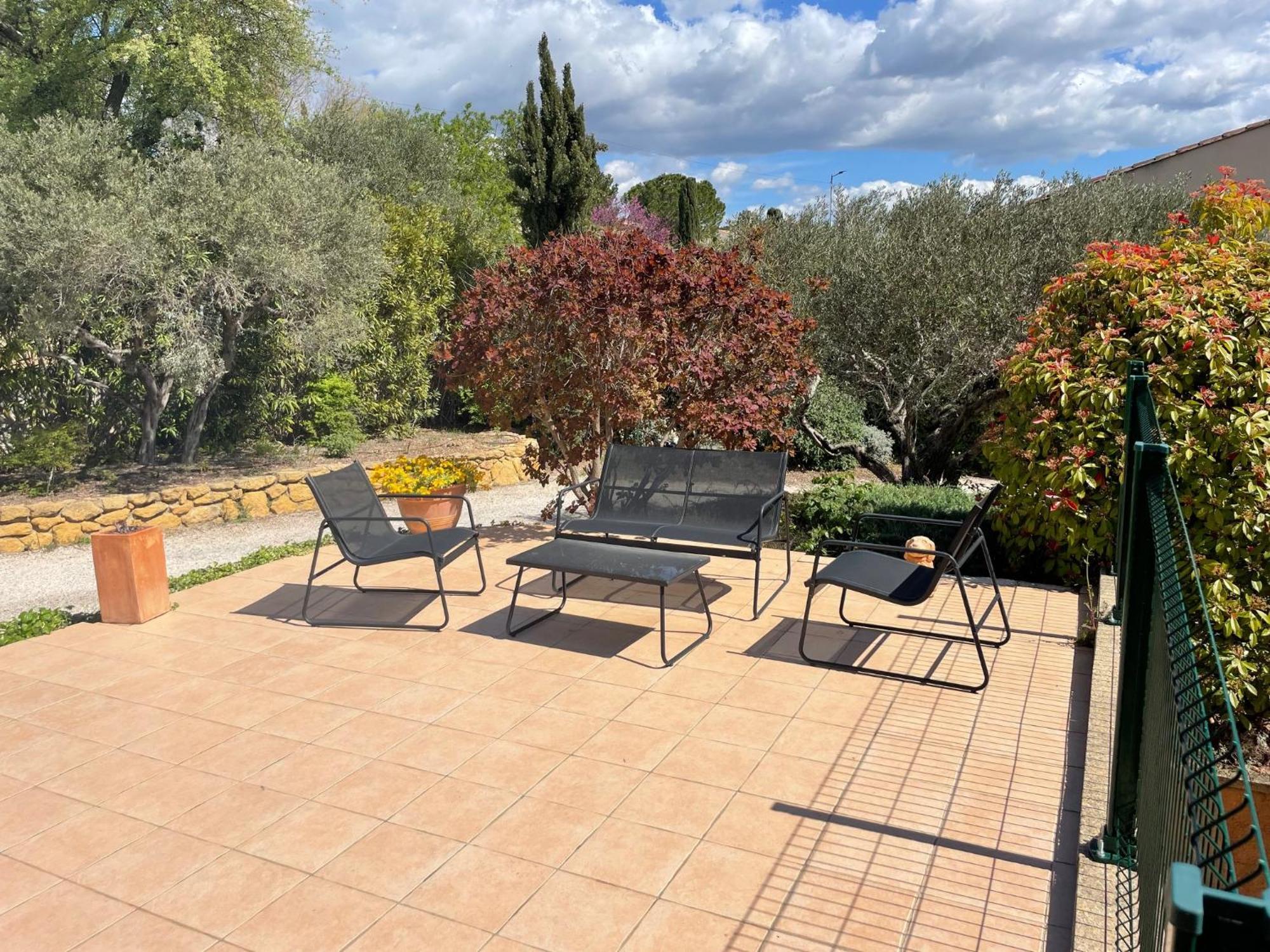 Studio Charmant Avec Terrasse Lancon-Provence Ngoại thất bức ảnh